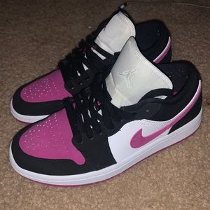 Cactus flower jordan 1’s low.